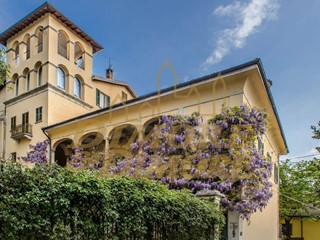 Casa Indipendente in Vendita a Varese, 1'600'000€, 1094 m²