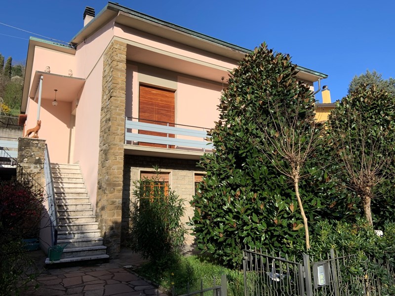 Casa Indipendente in Vendita a Vaiano, 195'000€, 200 m²