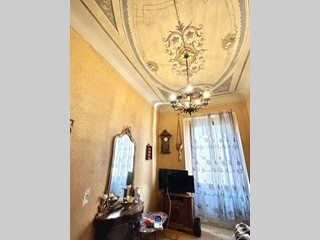 Appartamento in Vendita a Sarzana, zona Borgo, 230'000€, 151 m²