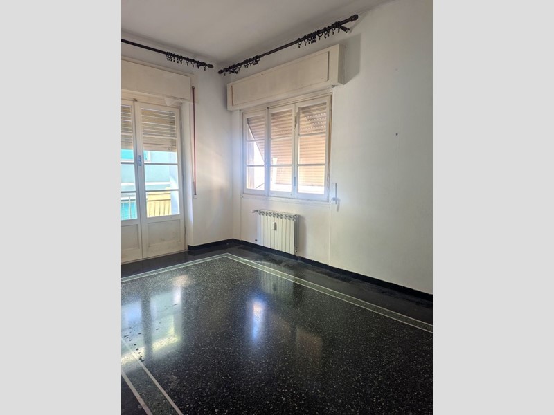 Appartamento in Vendita a Genova, 68'000€, 79 m²