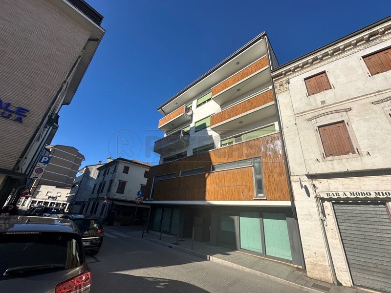 Ufficio in Vendita a Cervignano del Friuli, 249'000€, 331 m²