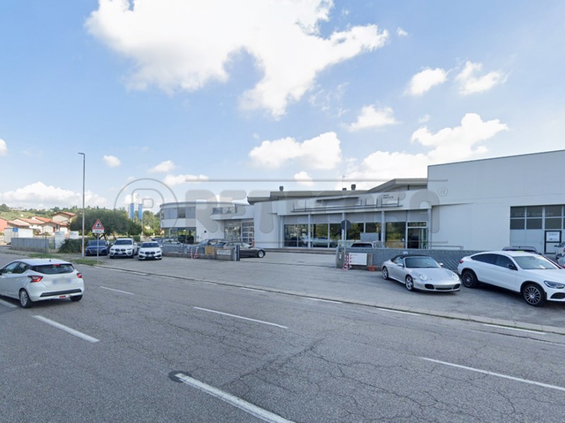 Laboratorio in Vendita a Arzignano, 650'000€, 1440 m²