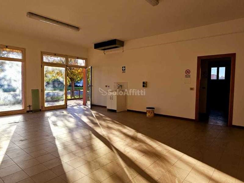 Laboratorio in Affitto a Forlimpopoli, 1'500€, 50 m²