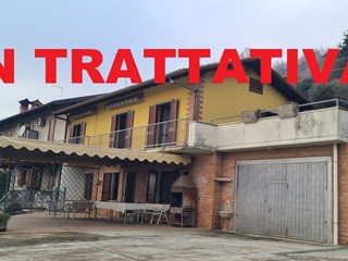 Casa Semi Indipendente in Vendita a Nembro, 250'000€, 150 m²