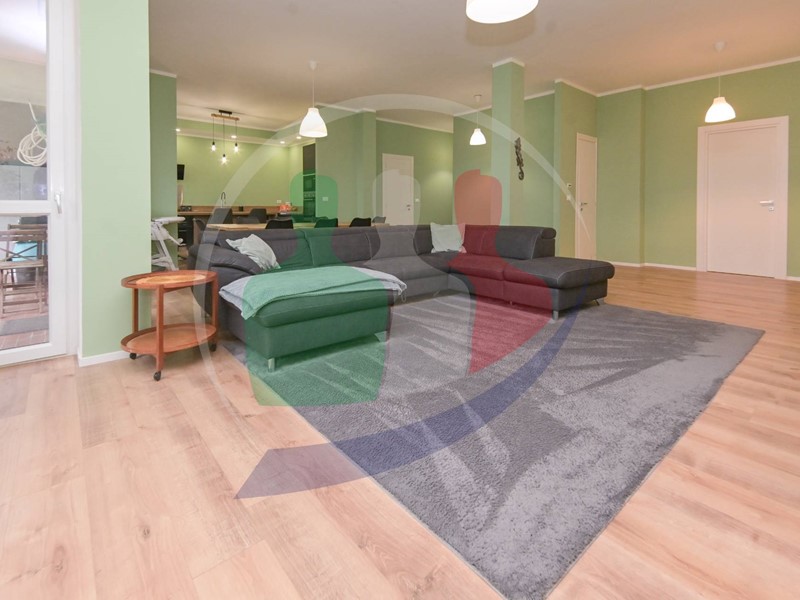 Appartamento in Vendita a Santena, 239'000€, 158 m²