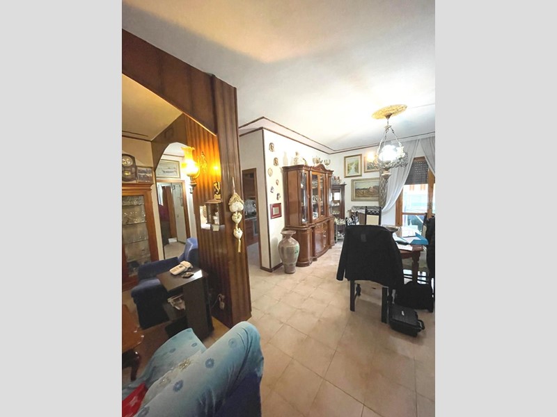 Appartamento in Vendita a Casciana Terme Lari, zona Perignano, 110'000€, 110 m², con Box