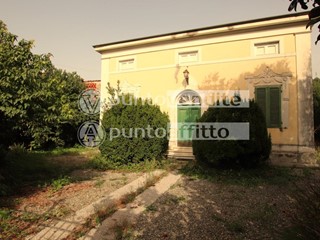 Villa in Vendita a Lucca, zona Balbano, 395'000&euro;, 240 m², con Box