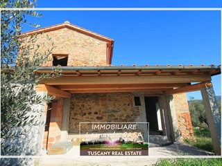 Casale in Vendita a Vinci, 290'000€, 100 m²