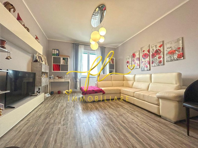 Trilocale in Vendita a Cecina, 165'000€, 95 m²