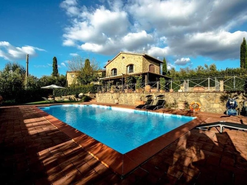 Casale in Vendita a Vinci, 960'000€, 240 m², arredato