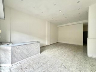 Negozio in Vendita a Pozzuoli, 65'000€, 55 m²