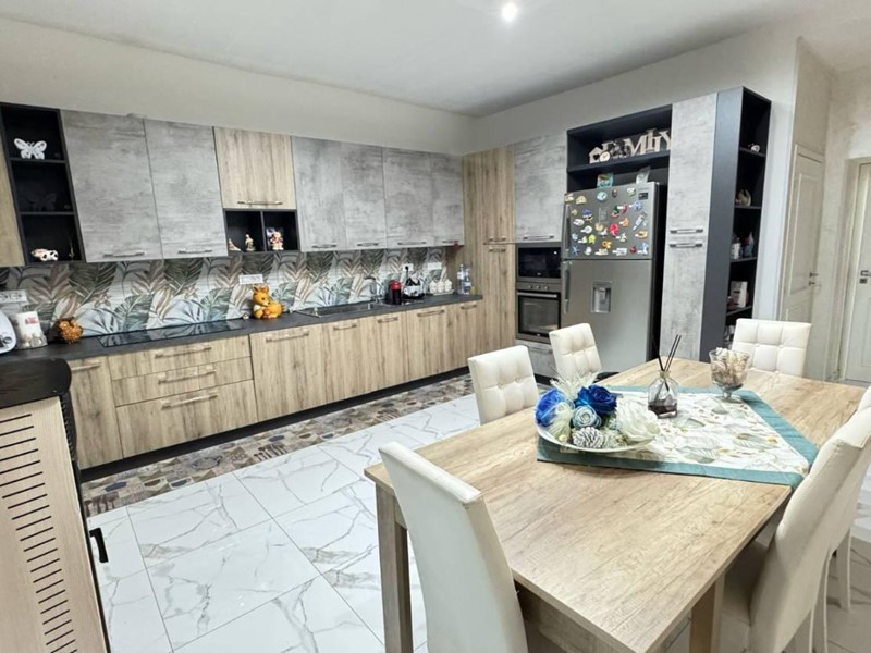 Attico in Vendita a Maida, 140'000€, 173 m², arredato