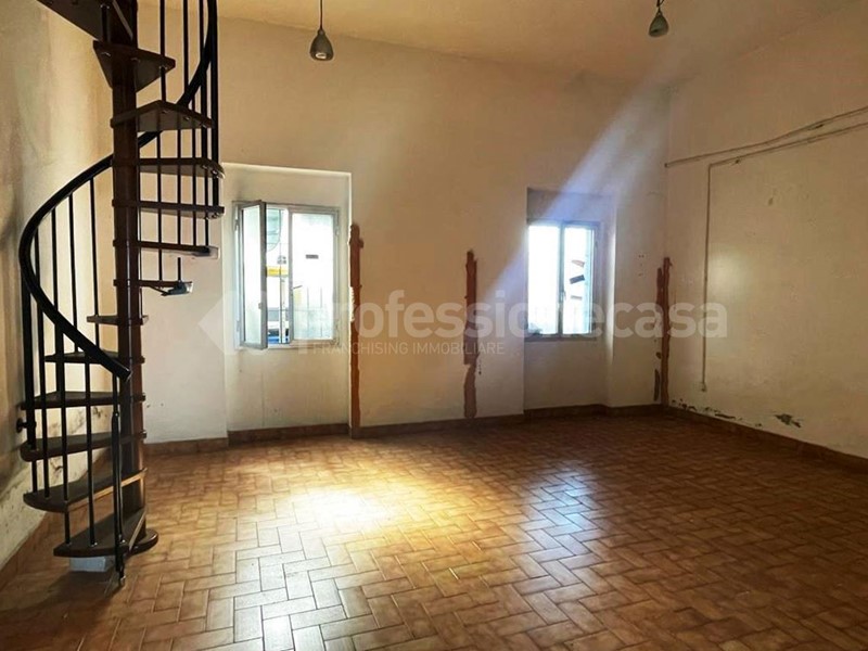 Negozio in Vendita a Livorno, 180'000&euro;, 200 m²