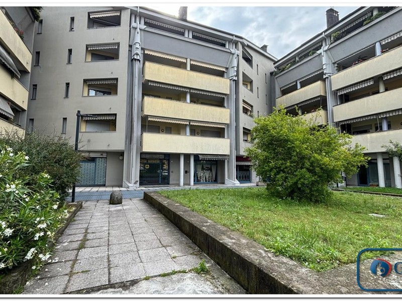 Negozio in Vendita a Abbiategrasso, 69'000€, 68 m²