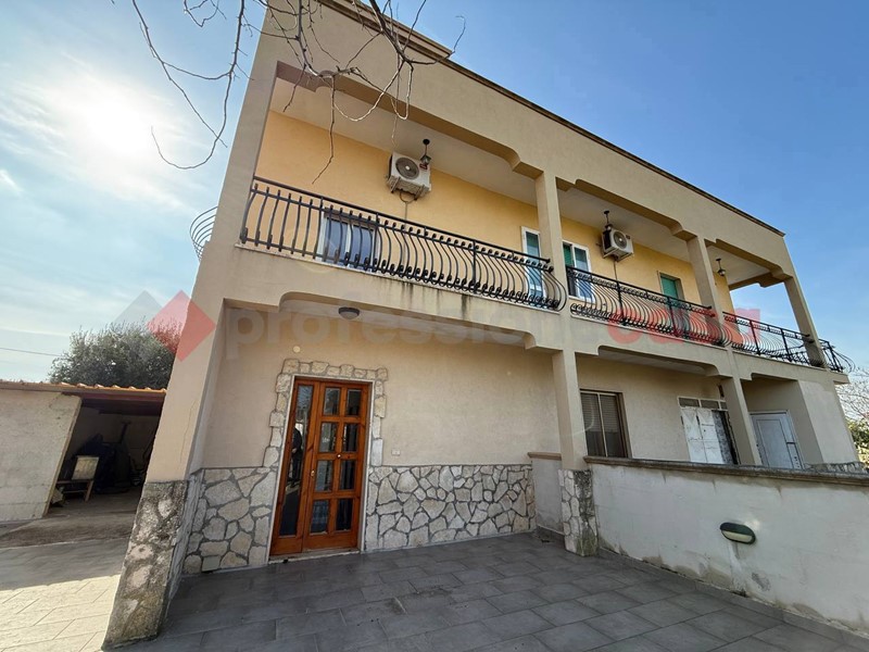 Quadrilocale in Vendita a Statte, 89'000€, 141 m²