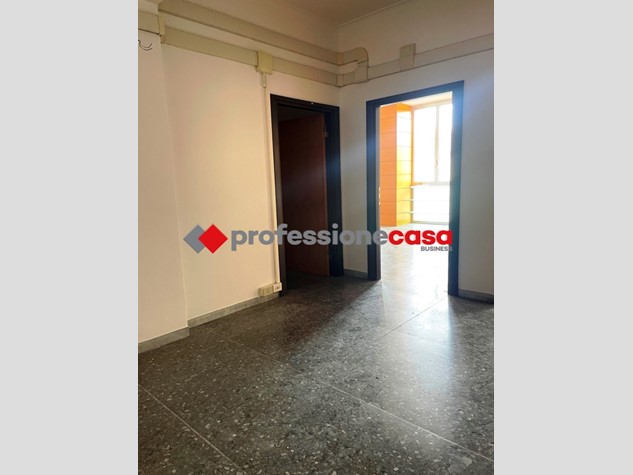 Ufficio in Affitto a Livorno, 1'400€, 192 m²