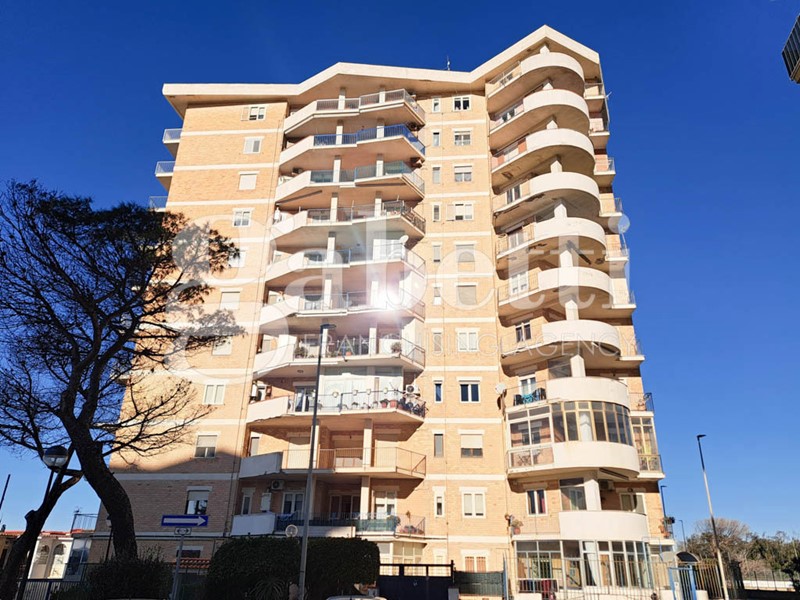 Quadrilocale in Vendita a Castel Volturno, 100'000€, 120 m²