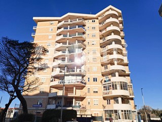 Quadrilocale in Vendita a Castel Volturno, 100'000€, 120 m²