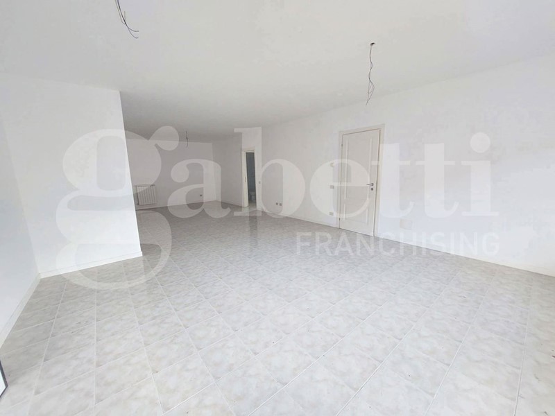 Appartamento in Vendita a Orte, 125'000€, 160 m²