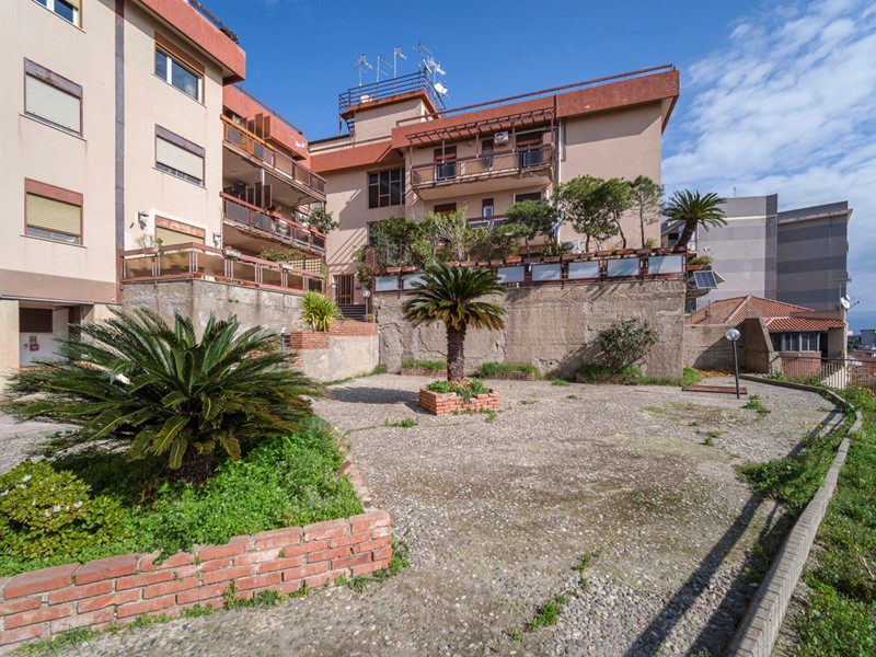 Appartamento in Vendita a Messina, 270'000€, 300 m²