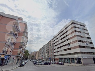 Attività commerciale in Vendita a Bari, 190'000€, 100 m²