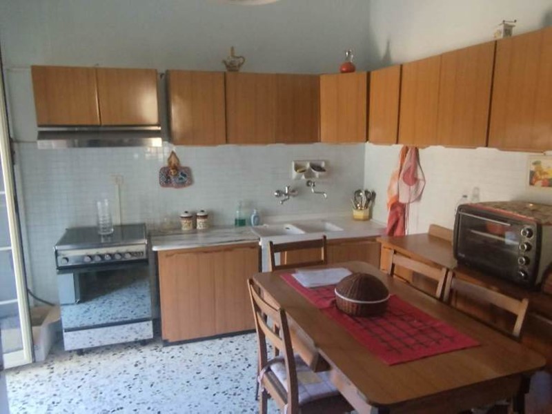 Trilocale in Vendita a Siracusa, zona Tisia Tica Zecchino, 79'000&euro;, 110 m²