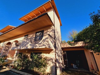 Casa Semi Indipendente in Vendita a Baschi, 230'000&euro;, 195 m², con Box