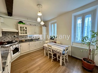 Appartamento in Vendita a Lucca, 480'000€, 111 m²