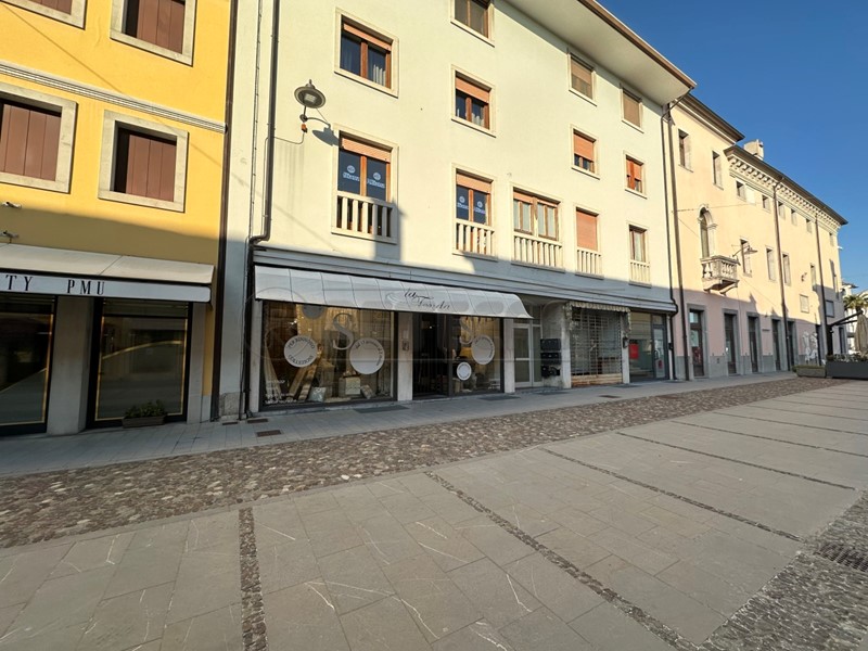 Immobile commerciale in Vendita a Palmanova, 189'000€, 149 m²