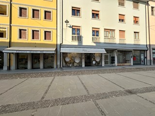 Immobile commerciale in Vendita a Palmanova, 189'000€, 149 m²