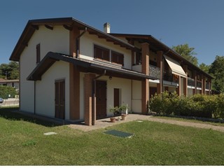 Casa Semi Indipendente in Vendita a Anzano del Parco, 380'000€, 182 m², con Box