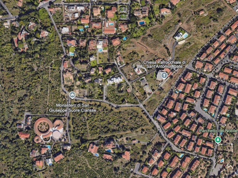 Terreno industriale in Vendita a San Gregorio di Catania, 550'000€, 2400 m²