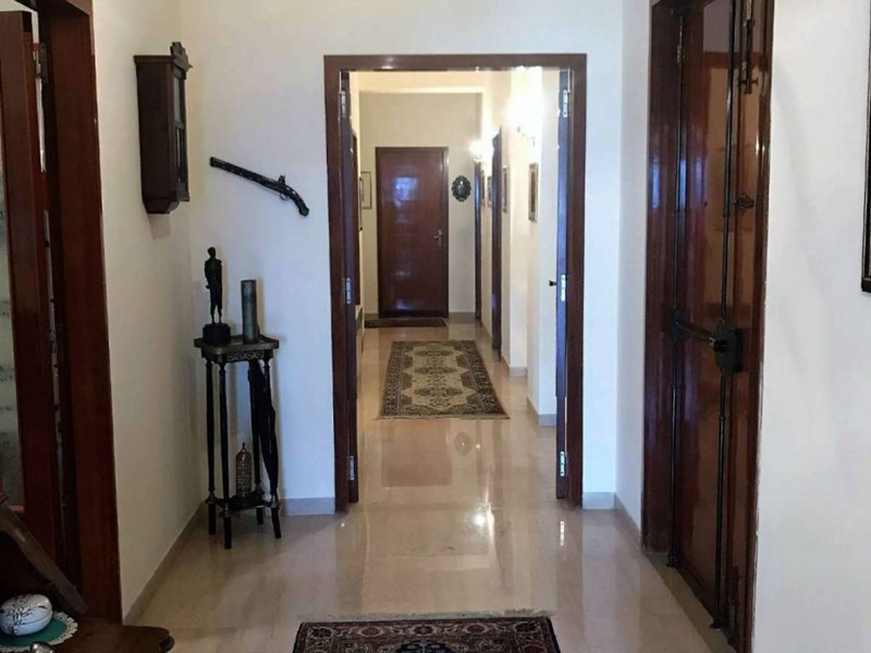 Appartamento in Vendita a Reggio Calabria, 190'000€, 200 m²