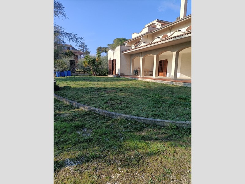 Casa Indipendente in Vendita a Monteprandone, 495'000€, 750 m², con Box