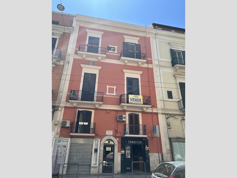 Quadrilocale in Vendita a Bari, zona via prospero petroni,12/a, 270'000€, 120 m²