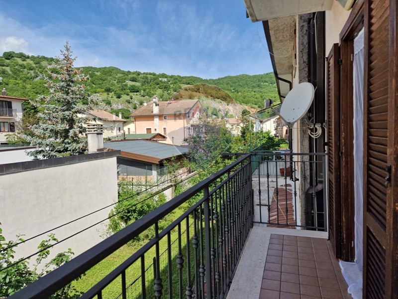 Appartamento in Vendita a Alfedena, 130'000€, 100 m², arredato