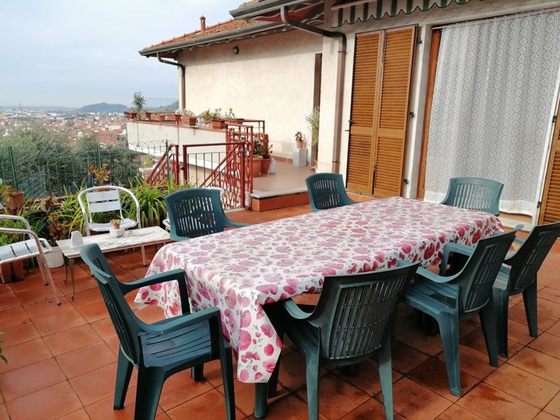 Villa bifamiliare in Vendita a Massa, 255'000&euro;, 120 m², con Box