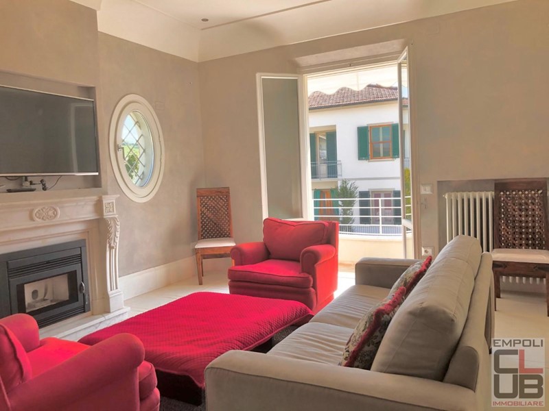 Villa bifamiliare in Vendita a Fucecchio, 395'000€, 300 m², arredato