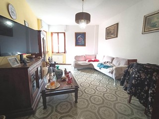 Quadrilocale in Vendita a Carrara, zona Marina di Carrara, 230'000€, 110 m²