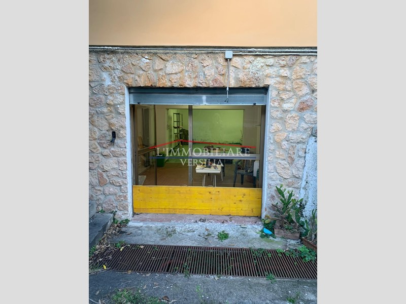 Magazzino in Vendita a Massa, 100'000&euro;, 110 m²
