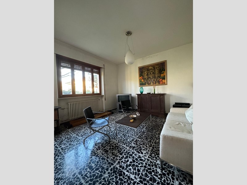 Villa bifamiliare in Vendita a Lucca, zona Cappella, 188'000€, 110 m², arredato, con Box