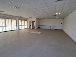Immobile commerciale in Affitto a Peccioli, 700€, 120 m²