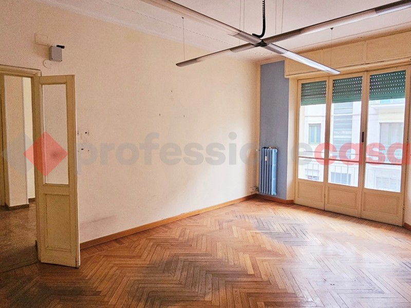 Appartamento in Vendita a Pinerolo, 159'000€, 135 m²