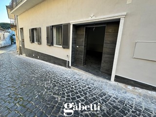 Trilocale in Vendita a Piana di Monte Verna, 50'000€, 76 m²