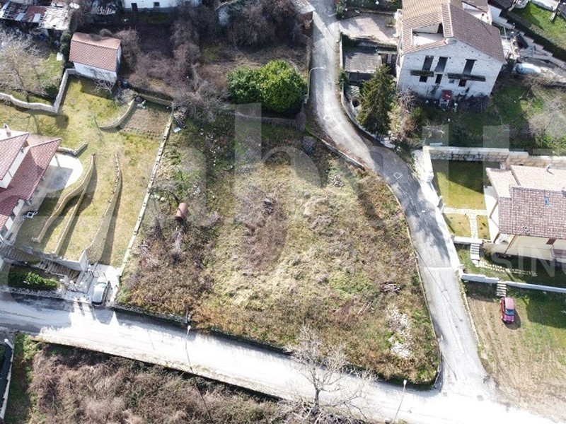 Terreno edificabile in Vendita a Ocre, 55'000&euro;, 1253 m²