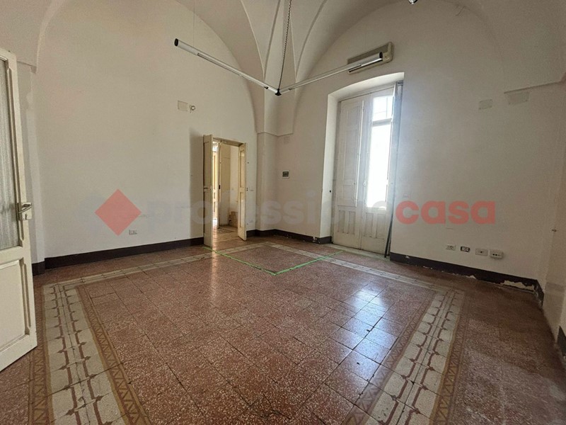 Casa Indipendente in Vendita a Manduria, 180'000€, 190 m²