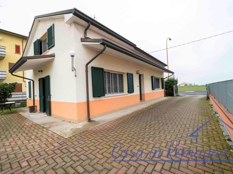 Casa Indipendente in Vendita a Cervia, 350'000€, 219 m², con Box