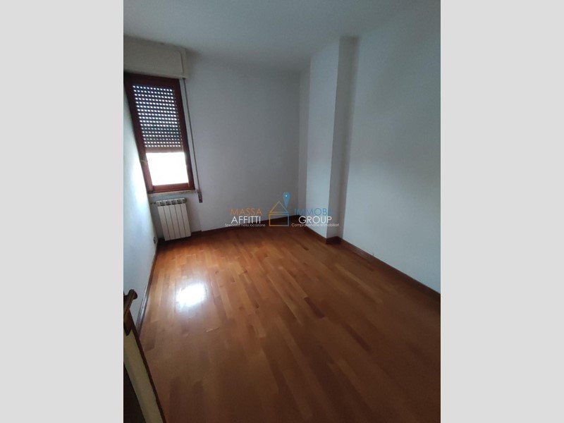 Appartamento in Vendita a Massa, 299'000€, 170 m²