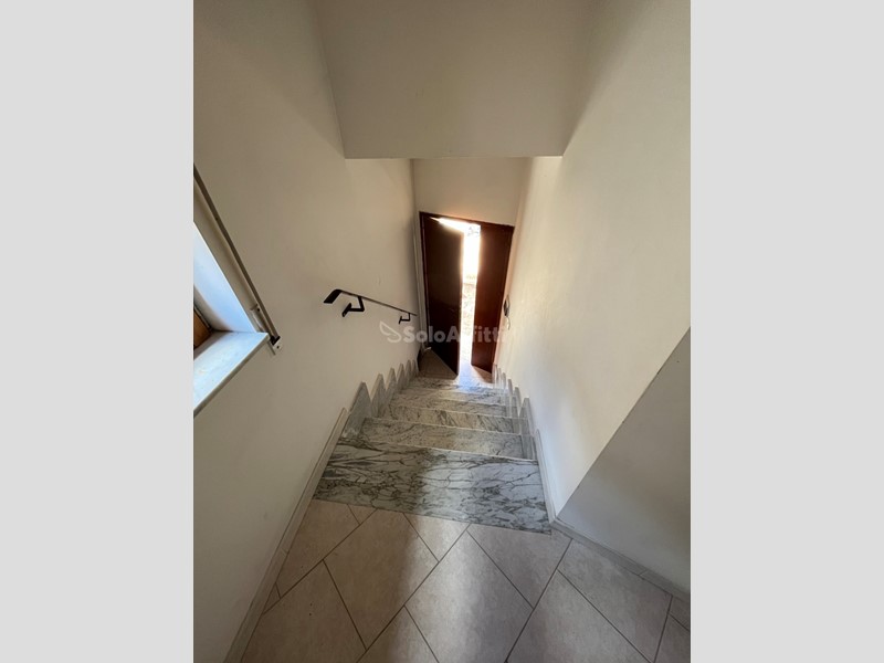 Trilocale in Affitto a Abriola, 250€, 55 m², arredato