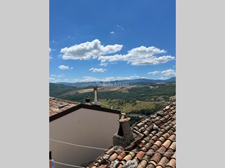 Trilocale in Affitto a Abriola, 250€, 55 m², arredato